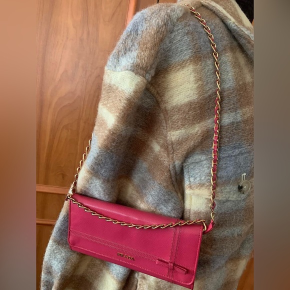 Sold🎀🎀PRADA Peonia Pink Saffiano Metal Wallet on Chain - Picture 3 of 16